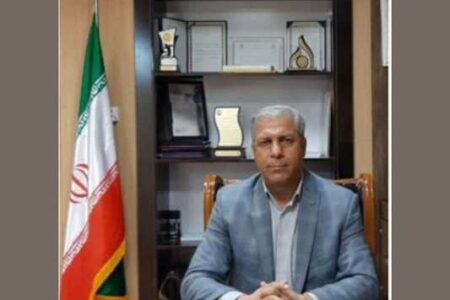 پاشش ۸۰ هزار لیتر محلول ضدیخ در سطح شهر